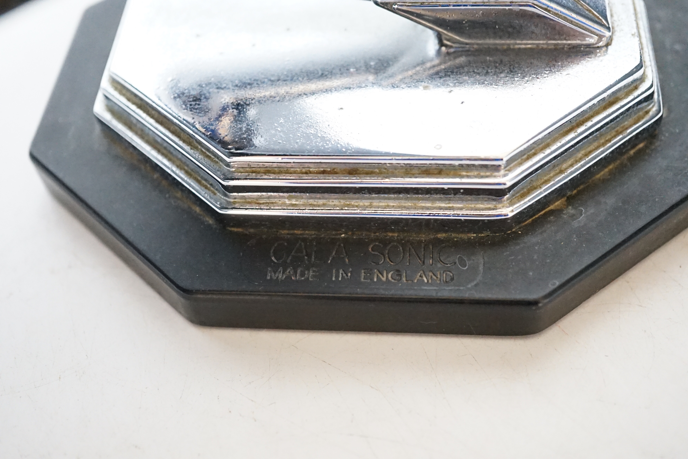 A Gala - Sonic aeronautical chrome table lighter, 23cm long